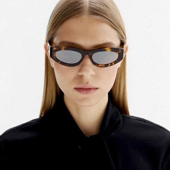 New!!! FENDI Sunglasses FE40177U 56G Authentic main image 10
